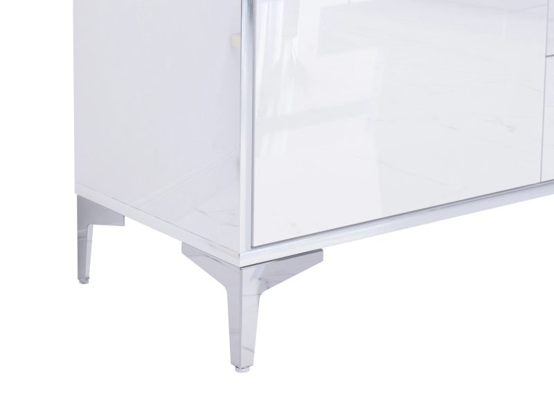 Detailansicht des verchromten Metallfußes der Kommode Monako