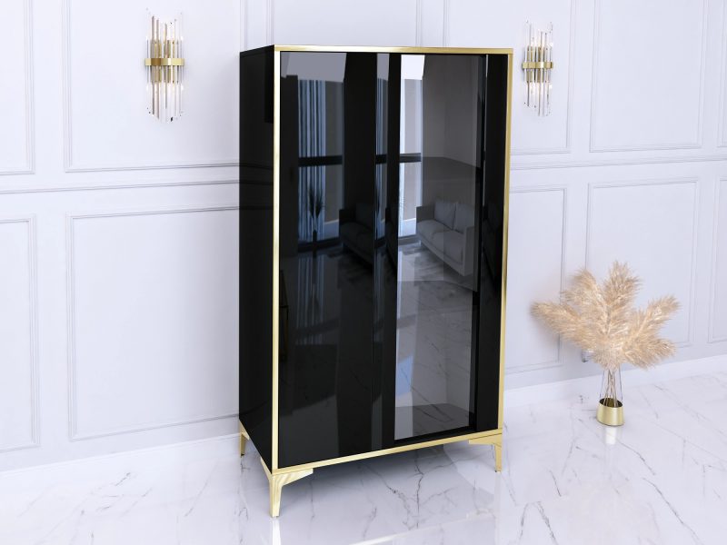 Vitrine Monako 80cm Schwarz Hochglanz mit goldenen Akzenten seitlich im Raum