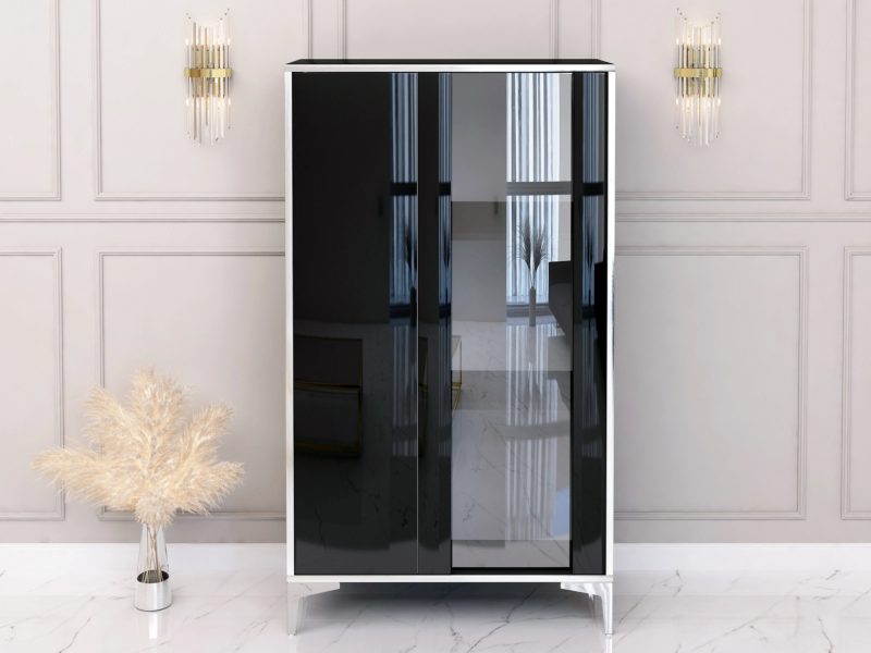 Vitrine Monako Schwarz Hochglanz mit silbernen Akzenten, Frontansicht im modernen Wohnzimmer