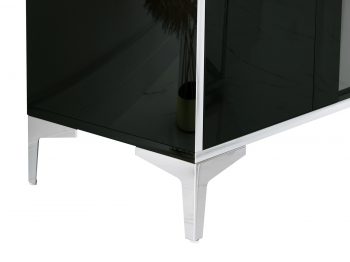 Detailansicht der silbernen Beine der Vitrine Monako in Hochglanzoptik