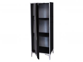 Vitrine Monako Schwarz Hochglanz mit leicht geöffneter Tür, Detailansicht