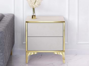 Moderner Nachttisch Monako Kaschmir Matt neben einem Bett, mit goldenen Details
