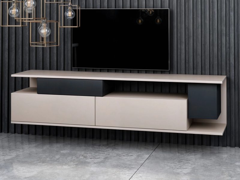 TV-Lowboard Malaga 180cm Kaschmir Matt mit schwarzen Elementen im modernen Wohnzimmer mit Wand-TV.