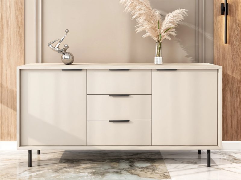 Kommode Cala 154cm Kaschmir Matt mit drei Schubladen und zwei Türen im modernen Wohnraum.