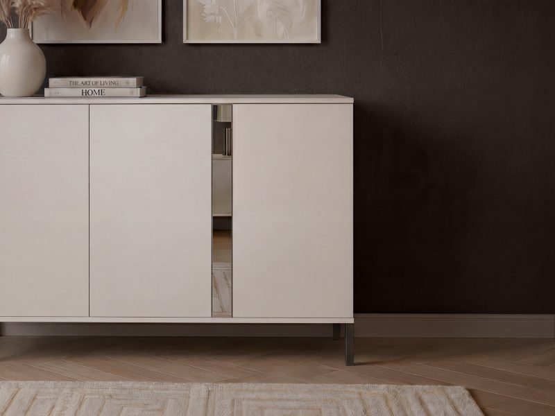 Kommode Galizia 128cm Kaschmir Matt mit 3 Türen und Zierspiegel auf schwarzen Beinen