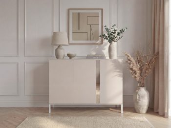 Kommode Galizia 128cm Kaschmir Matt mit 3 Türen und Zierspiegel auf weißen Beinen