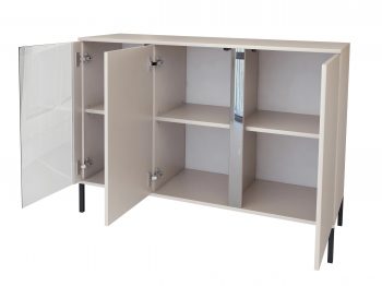 Kommode Galizia 128cm Kaschmir Matt auf schwarzen Beinen mit Vitrine und Spiegeleinsatz