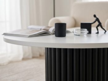 Couchtisch Milo 67cm Rund Weiß Matt mit geriffelter Basis in Schwarz